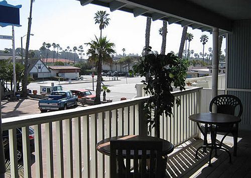 The Shores Motel 2*