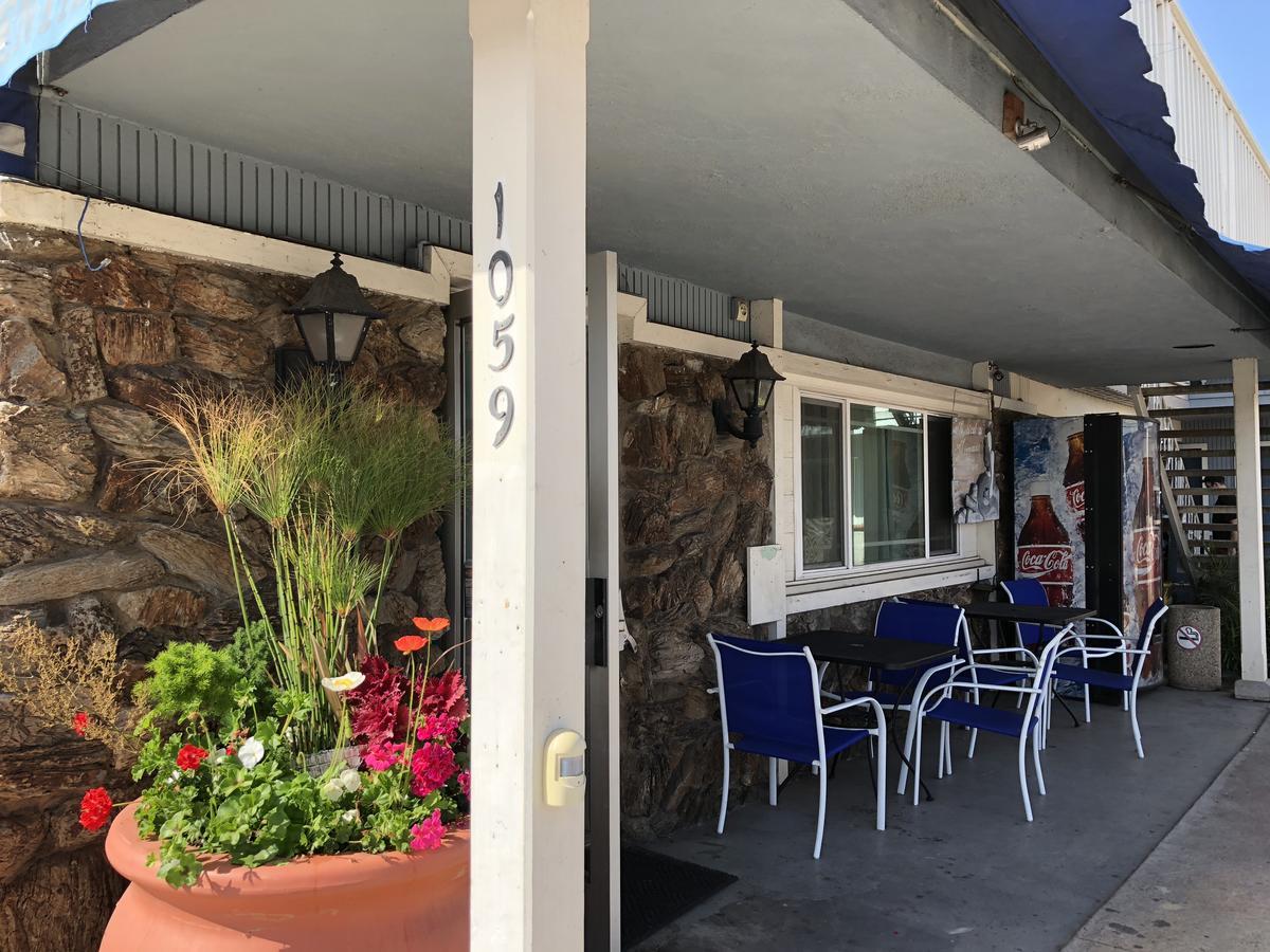 The Shores Motel